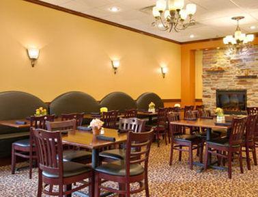 Hotel Ramada Convention Center Eau Claire Restaurante foto